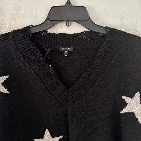 Buffalo Star Print Distressed V-Neck Sweater (NWT) - Picture 5 of 14